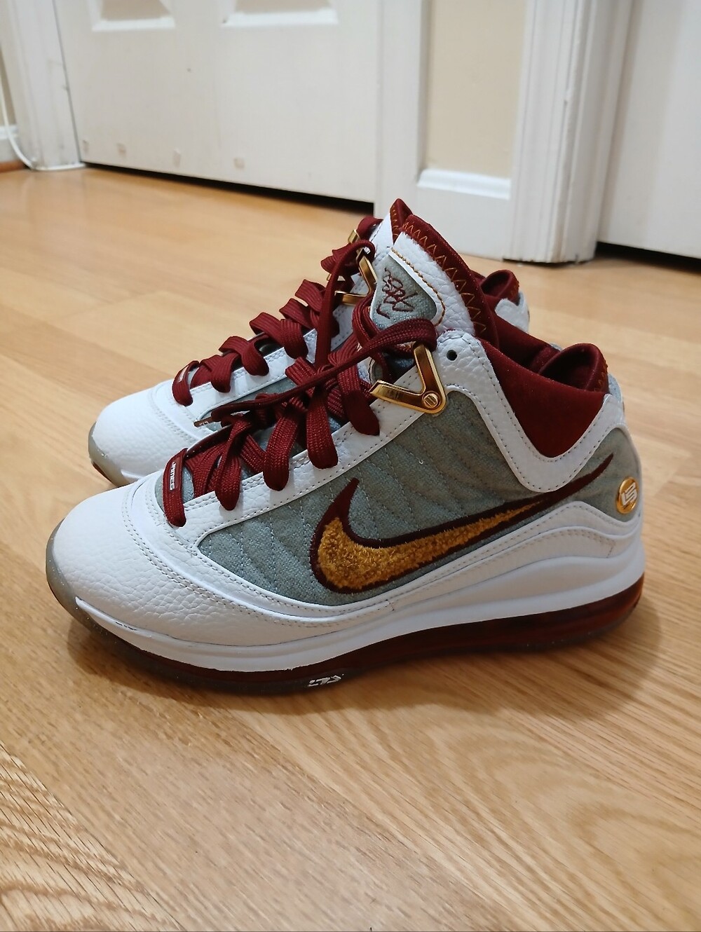 Nike LeBron 7 QS MVP Streetwear/Lifestyle Shoes Size 4.5 Youth/6 Women